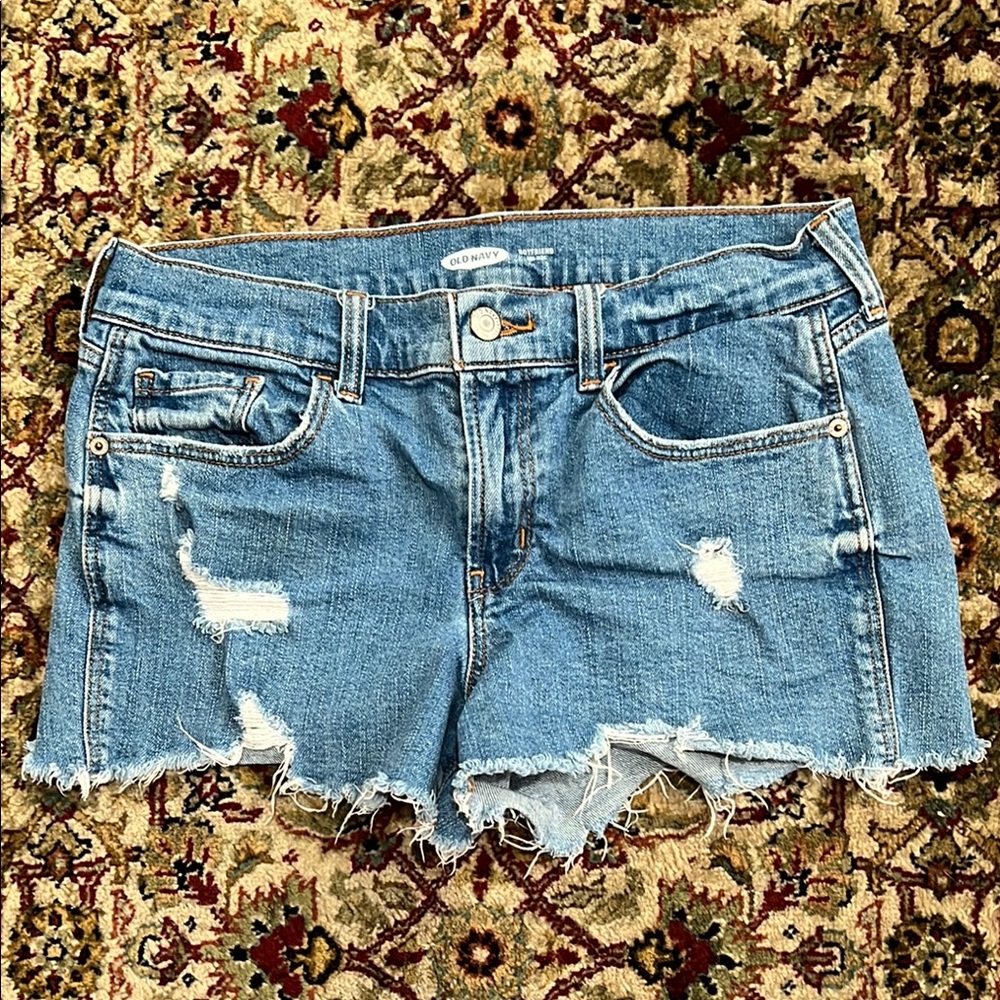 Old Navy Mid-Rise Boyfriend Distressed Shorts Size 4
